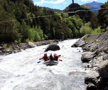 LE RAFT SPORT POUR LES CONFIRMÉES / LES EX DU HAUT